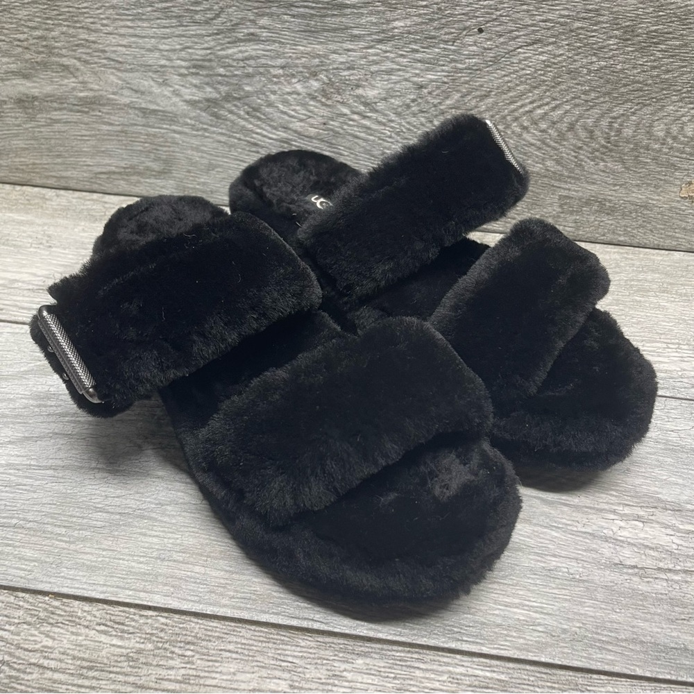 UGG Fuzzy Yeah Sheepskin Slipper Slides 1104662 Women's Sandals Black Size 9